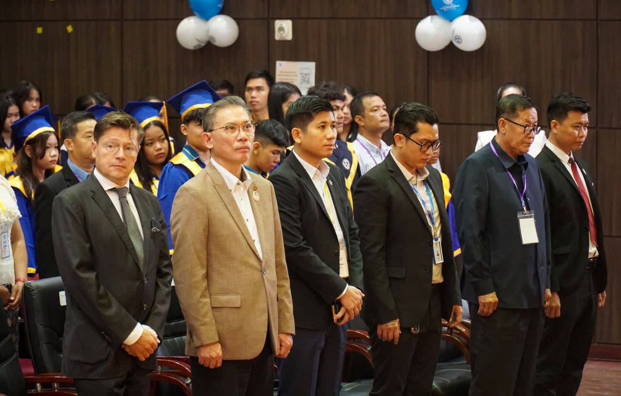Arizon Grand Mount Annual Greaduation 3.jpg