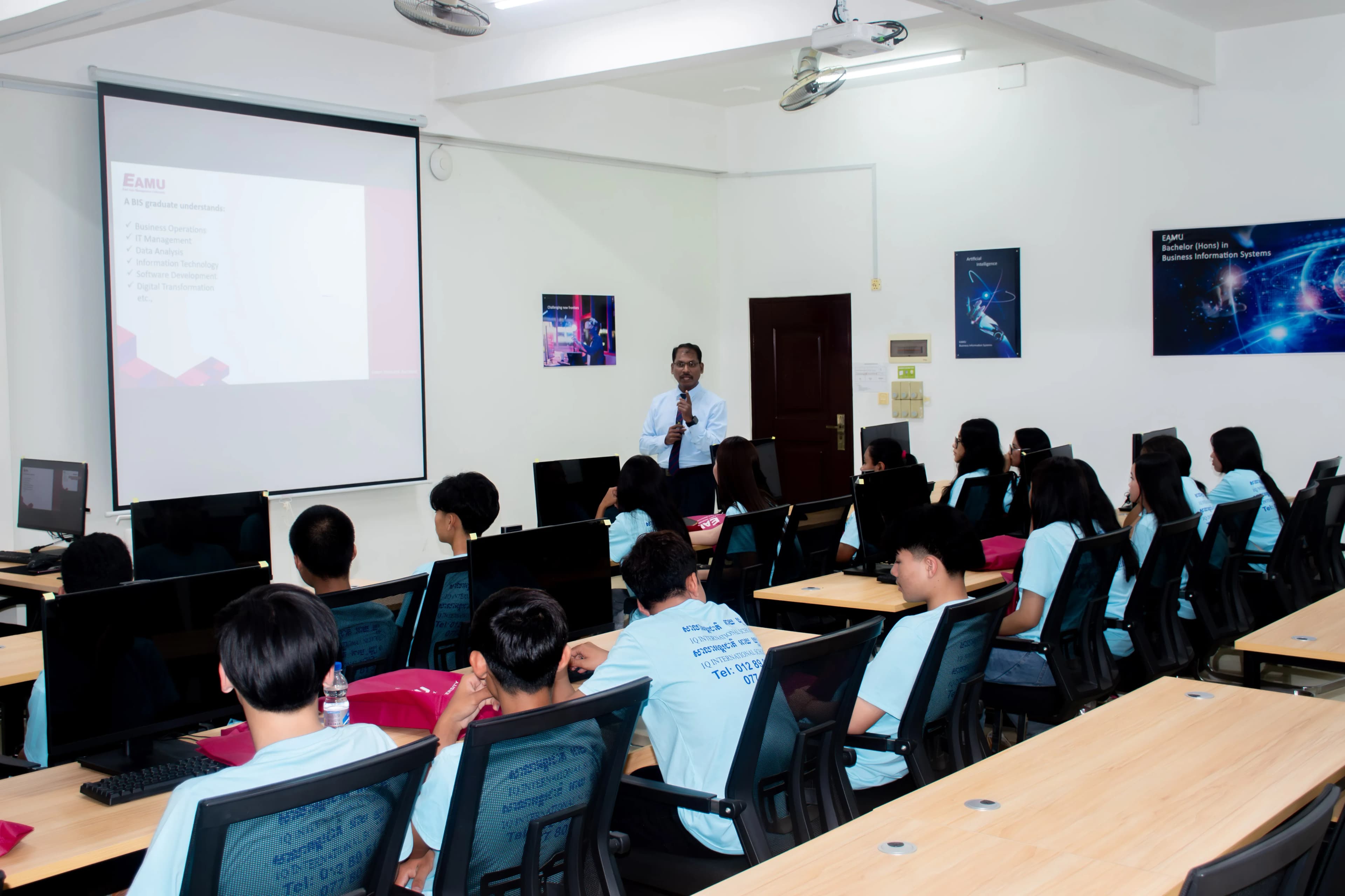 IQ school visit 03.webp