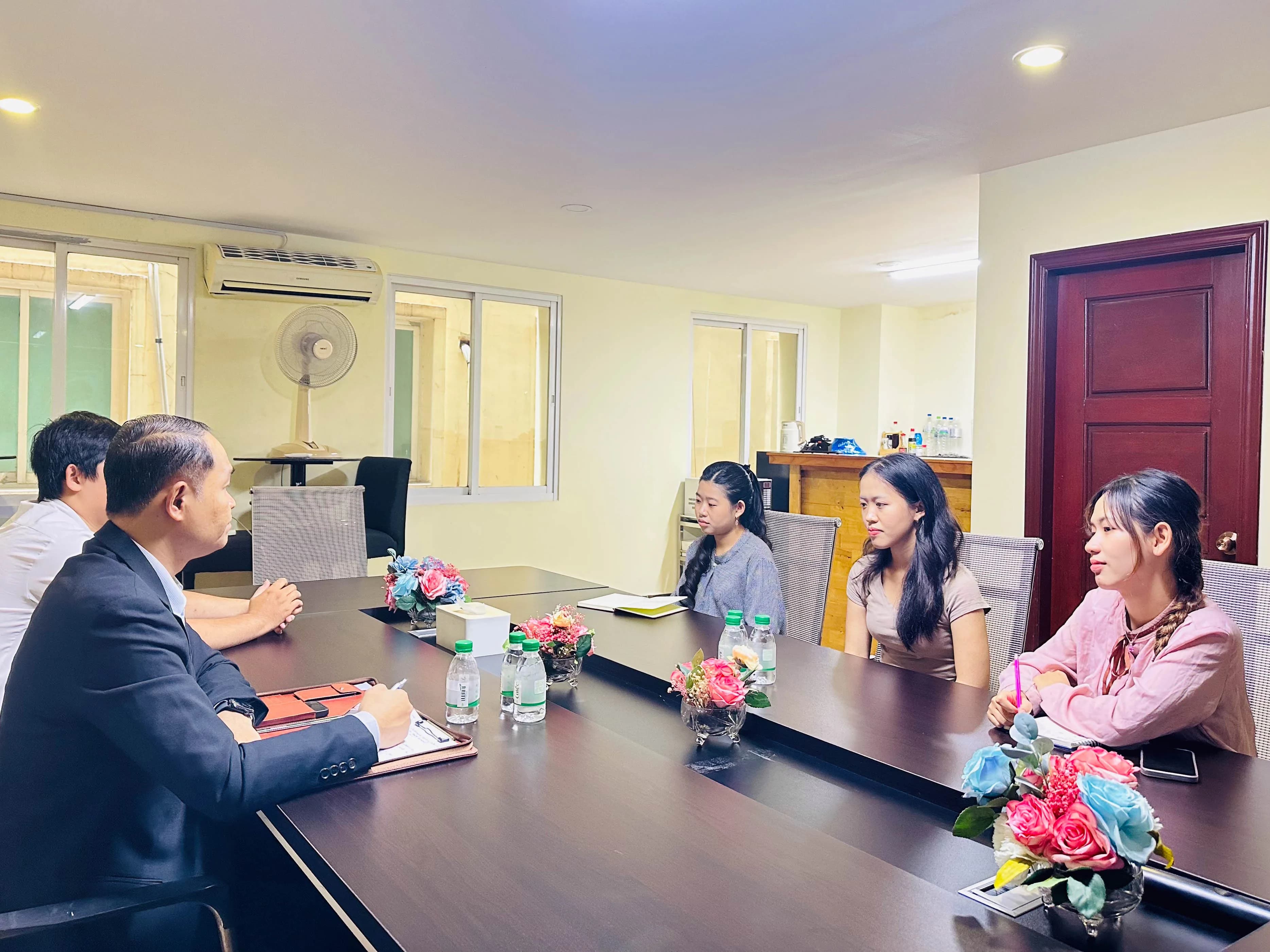 Universal Alliance Interns Meeting 03.webp