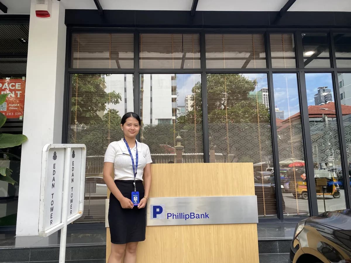 EAMU intern at Phillip Bank