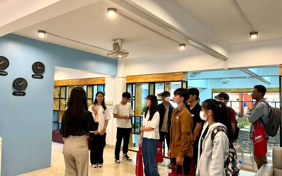 Campus Tour for English test students in May 2024