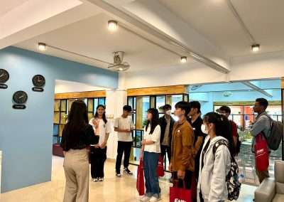 Campus Tour for English test students in May 2024