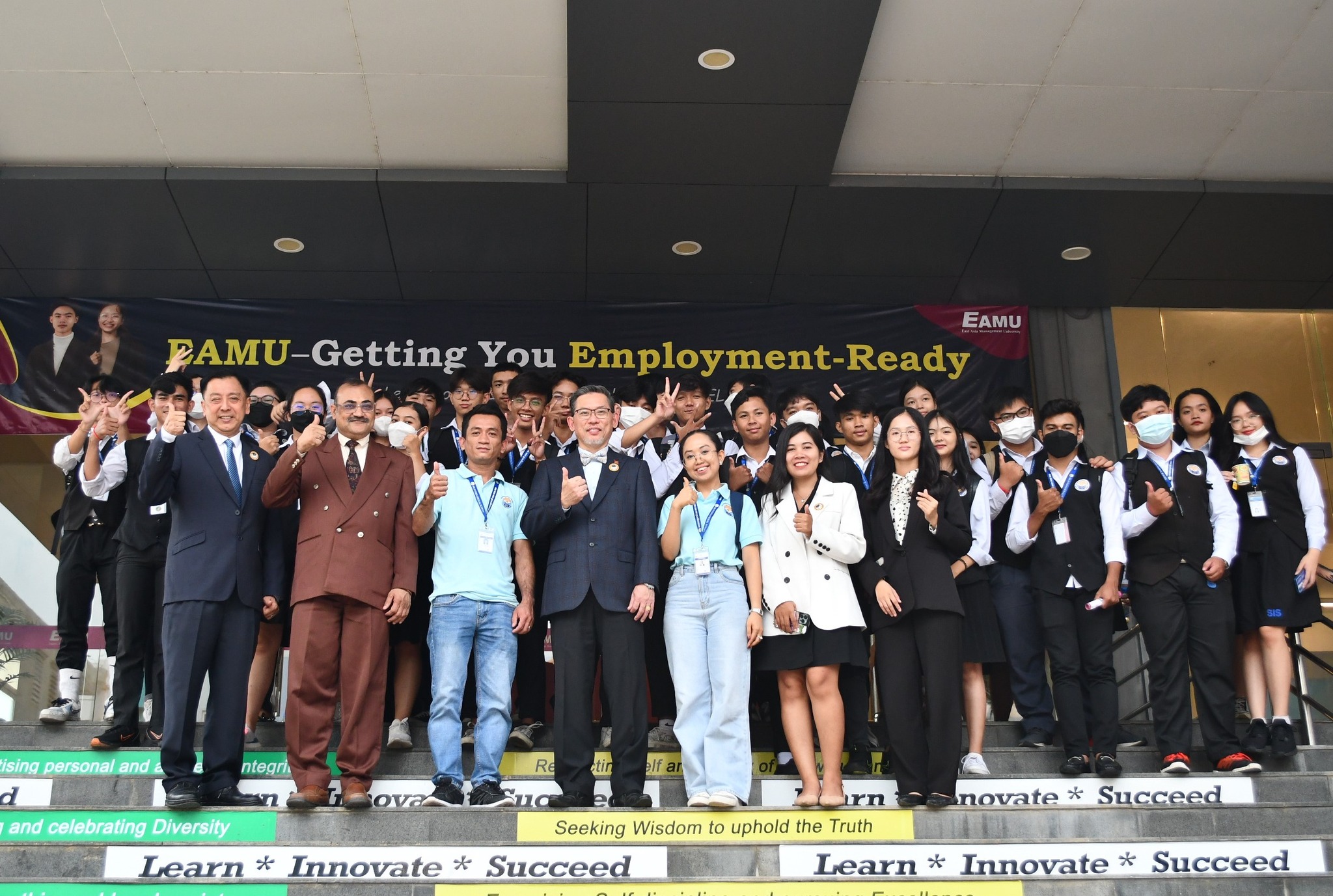EAMU Welcomes SIS International Students to Campus