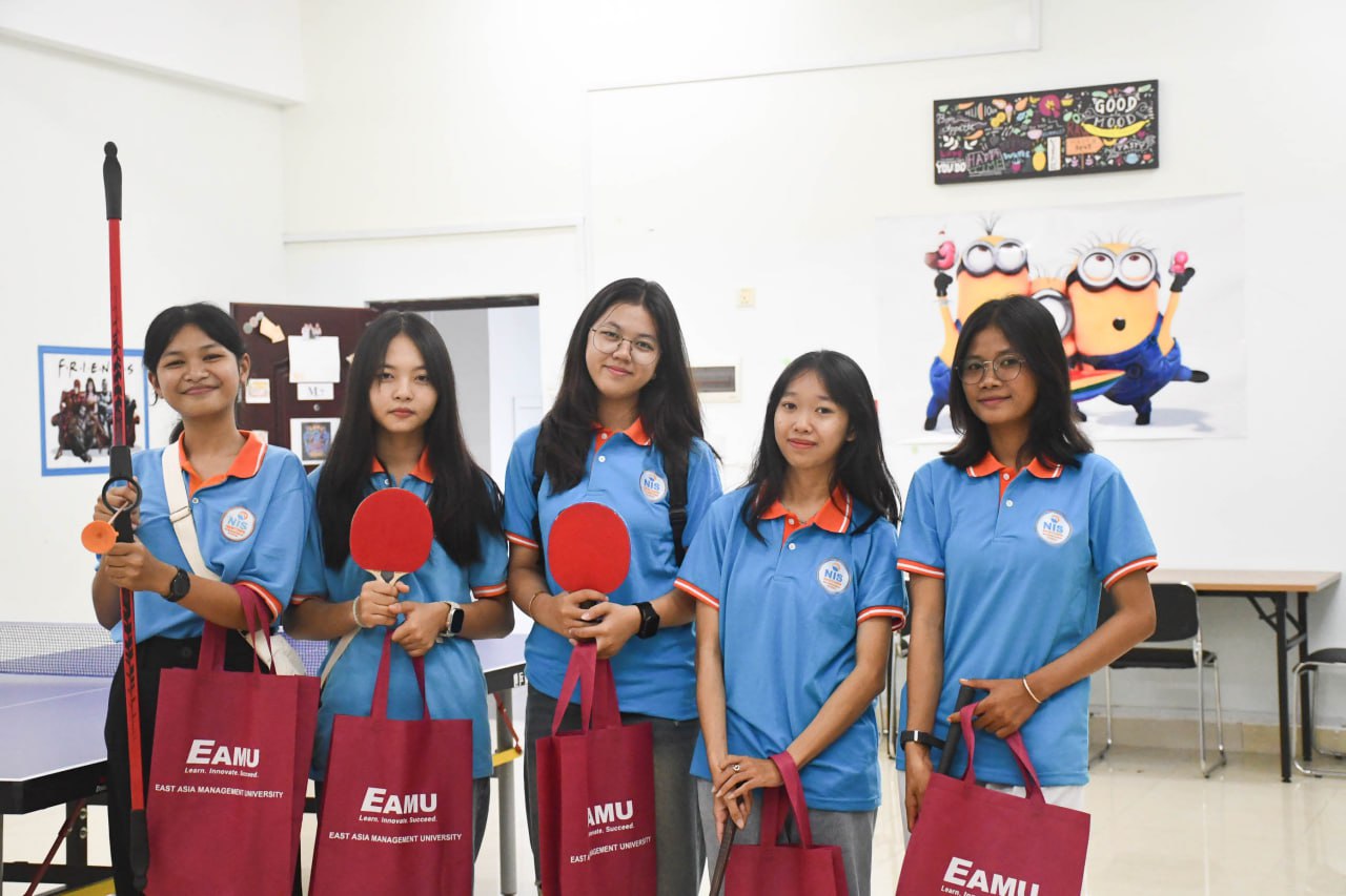 EAMU Hosts Newtown InternationalSchool for Educational Visit
